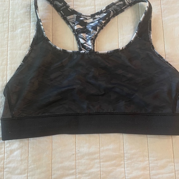 Victoria Sport Black and White Geometric Sports Bra Large - Picture 6 of 7